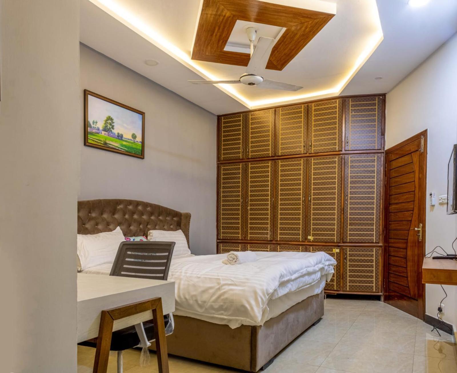 Holidazzle Lodge Исламабад Екстериор снимка